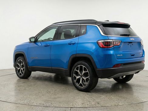 Used 2025 Jeep Compass Limited AWD/4WD image 6