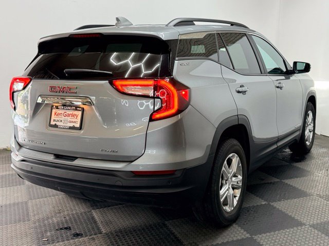 Used 2023 GMC Terrain SLE w/ Driver Convenience Package AWD/4WD image 11