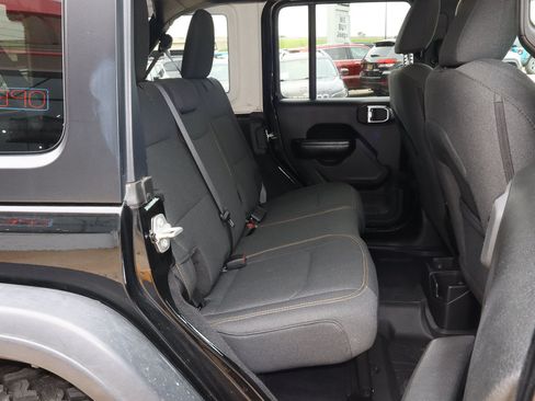 Used 2025 Jeep Wrangler Unlimited Sport AWD/4WD image 24
