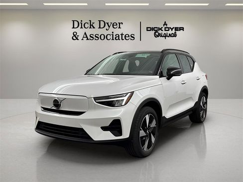 New 2024 Volvo XC40 Recharge Core w/ Protection Package Premier image 8