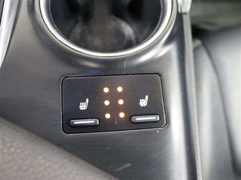 Used 2020 Toyota Camry XLE FWD image 39