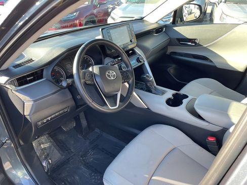 Certified 2021 Toyota Venza LE image 24