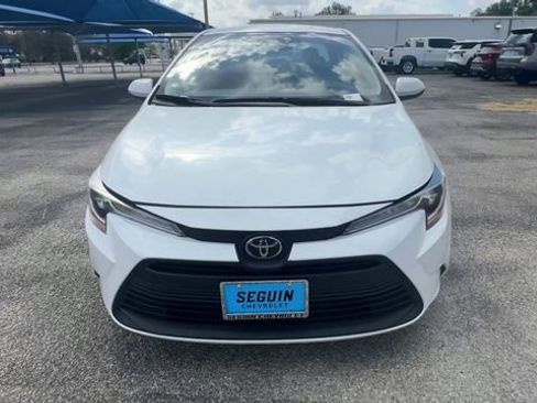 Used 2025 Toyota Corolla LE FWD image 3