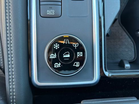 Used 2025 Nissan Pathfinder Platinum w/ Cargo Package image 36