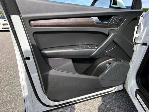 Used 2023 Audi Q5 2.0T Premium w/ Convenience Package image 17