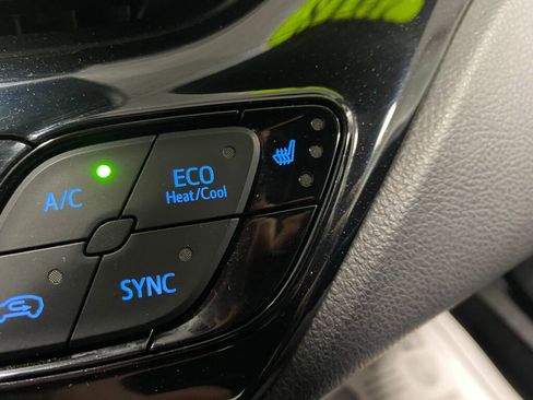 Used 2018 Toyota C-HR XLE image 16