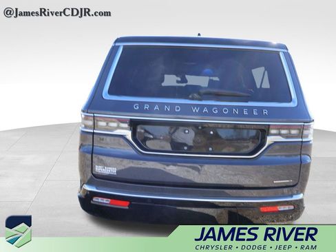 Used 2024 Jeep Grand Wagoneer L Series III image 17