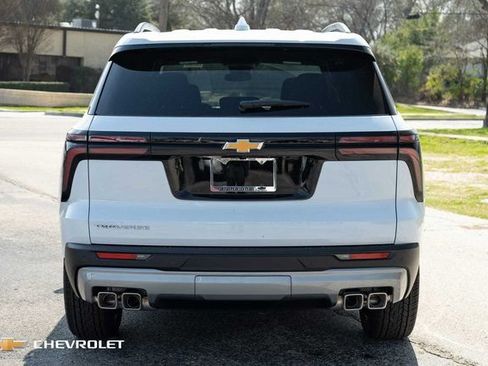 New 2026 Chevrolet Traverse LT FWD image 7