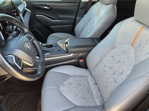 Used 2022 Toyota Highlander Bronze Edition image 18