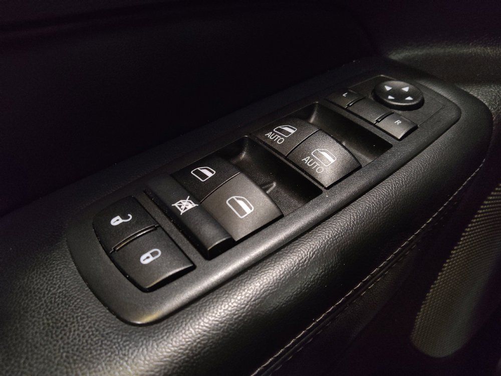 Used 2020 Jeep Grand Cherokee Altitude AWD/4WD image 27