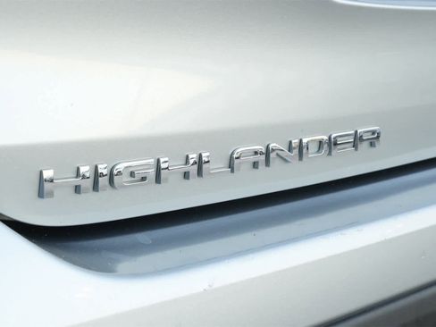 Used 2022 Toyota Highlander XLE image 20