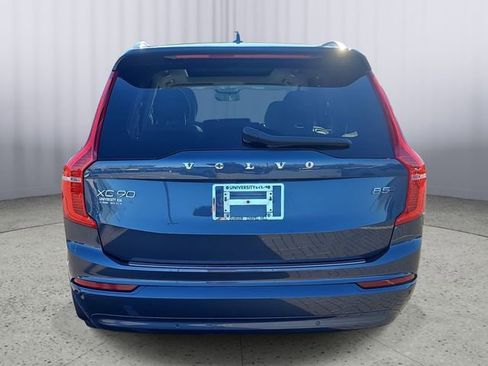 Used 2023 Volvo XC90 B5 Core w/ Protection Package Premier image 4