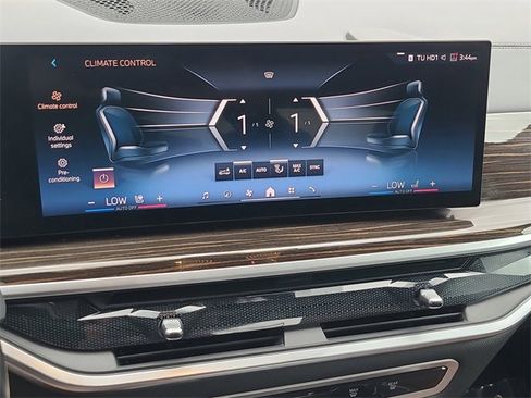 Used 2024 BMW X6 xDrive40i w/ Premium Package image 37