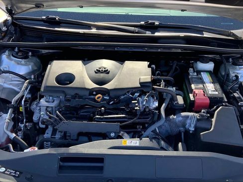 Used 2024 Toyota Camry SE image 30