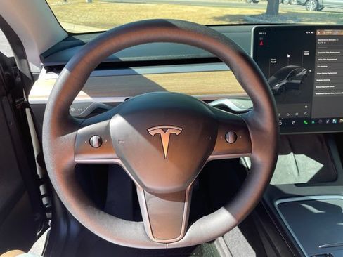 Used 2023 Tesla Model Y Long Range AWD/4WD image 9