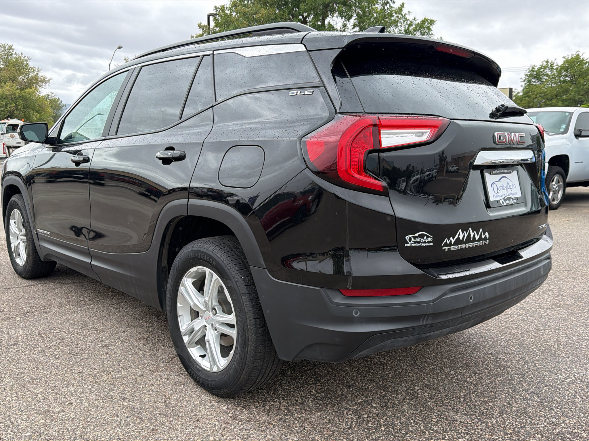 Used 2022 GMC Terrain SLE w/ Driver Convenience Package AWD/4WD image 13