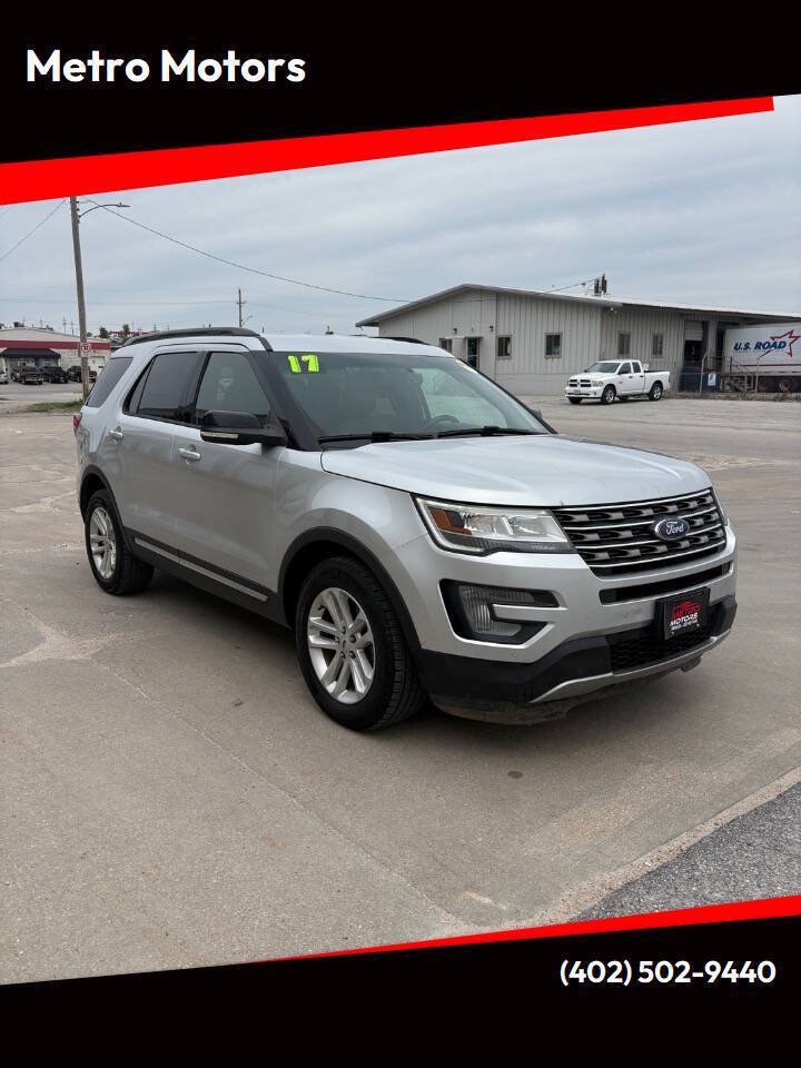 Used 2017 Ford Explorer XLT w/ Equipment Group 202A FWD image 1