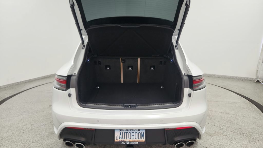 Used 2022 Porsche Macan AWD/4WD image 26