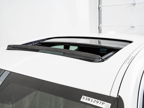 Used 2023 BMW i4 eDrive40 w/ Premium Package image 14