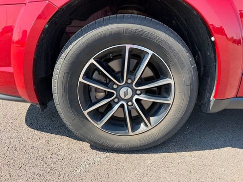 Used 2018 Dodge Journey SE w/ Popular Equipment Group FWD image 18