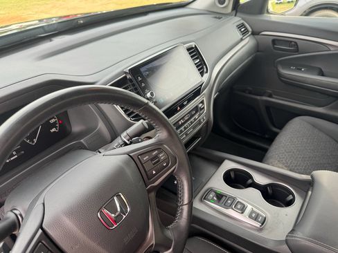 Certified 2025 Honda Ridgeline Sport image 16