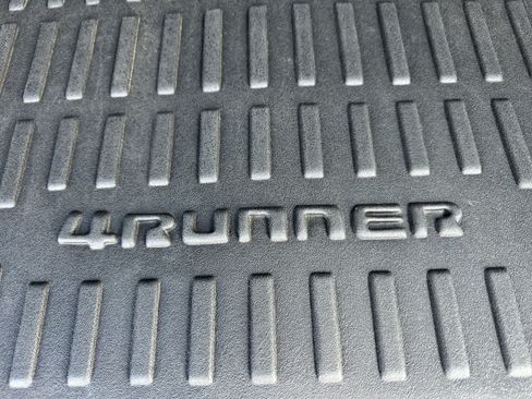 Used 2012 Toyota 4Runner SR5 w/ Premium Pkg AWD/4WD image 40