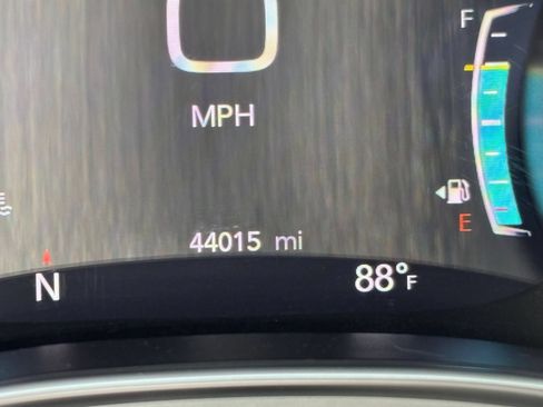 Used 2025 Chrysler Pacifica Limited FWD image 9