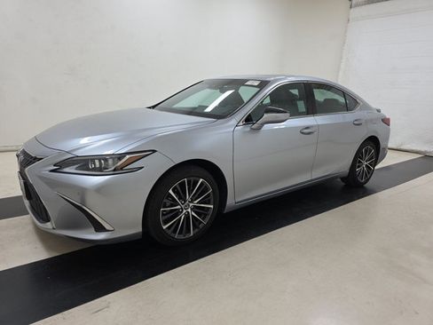 Used 2022 Lexus ES 300h w/ Premium Package FWD image 3