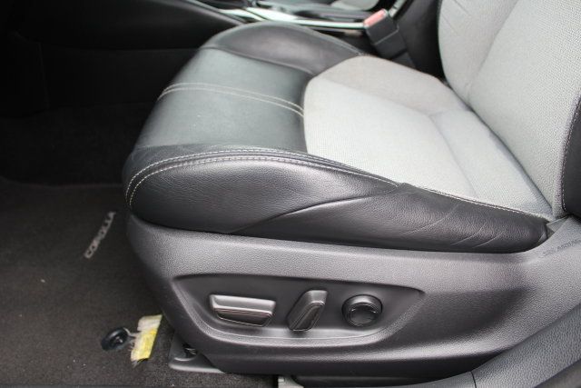 Used 2019 Toyota Corolla XSE FWD image 47