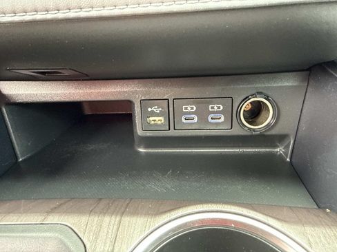 Used 2022 Toyota Highlander Limited FWD image 33