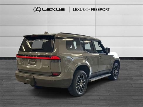 Used 2024 Lexus GX 550 image 3