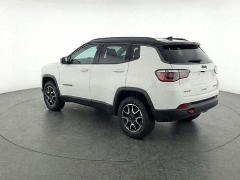 Used 2025 Jeep Compass Trailhawk AWD/4WD image 6