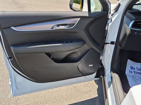 Certified 2024 Cadillac XT6 Luxury w/ LPO, Floor Liner Package AWD/4WD image 20