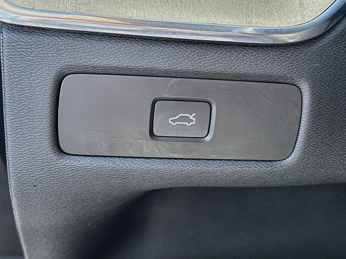 Used 2026 Volvo XC60 B5 Plus AWD/4WD image 17