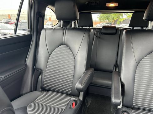 Used 2025 Toyota Highlander XSE AWD/4WD image 35