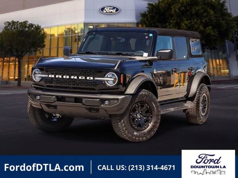New 2026 Ford Bronco Outer Banks w/ Sasquatch Package AWD/4WD image 1