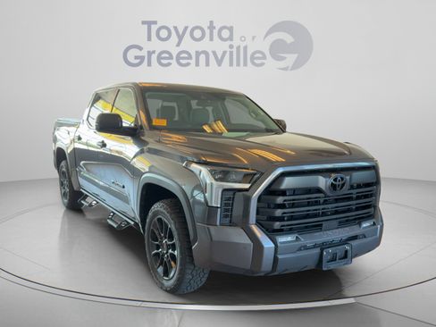 Used 2023 Toyota Tundra SR5 w/ SR5 Convenience Package AWD/4WD image 8