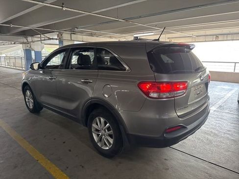 Used 2016 Kia Sorento L FWD image 4