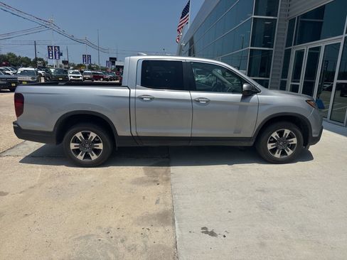 Used 2018 Honda Ridgeline RTL image 3