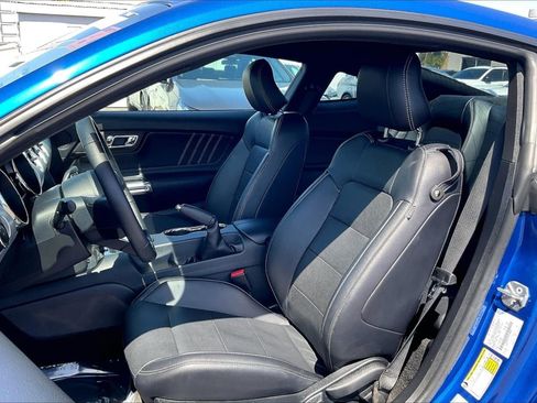 Used 2017 Ford Mustang GT Premium w/ Equipment Group 401A RWD image 22