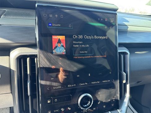 Used 2025 GMC Acadia AT4 image 16