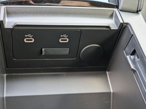 New 2025 MAZDA MAZDA3 Hatchback w/Premium Plus Pkg image 30