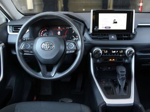 Used 2025 Toyota RAV4 XLE FWD image 18