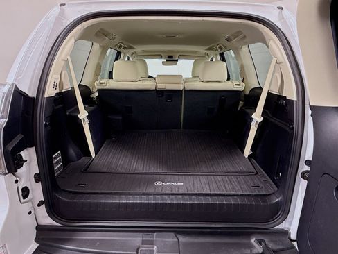 Certified 2022 Lexus GX 460 Premium w/ Premium Plus Package AWD/4WD image 28