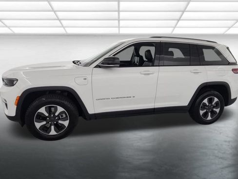 Used 2024 Jeep Grand Cherokee Limited 4xe AWD/4WD image 3