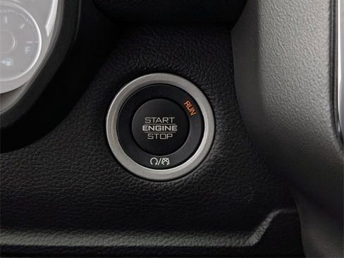 Used 2024 RAM 1500 Laramie image 17