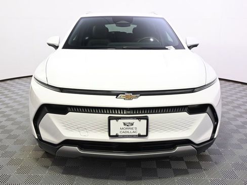 Used 2025 Chevrolet Equinox EV LT w/ Convenience Package image 10