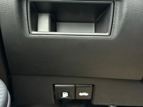 New 2025 Nissan Versa SR w/ Trunk Package image 24