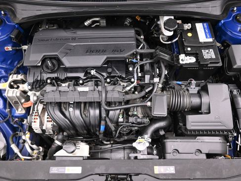 Used 2023 Hyundai Elantra Limited image 29