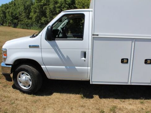 Used 2026 Ford E-350 and Econoline 350 Super Duty w/ Power Equipment Group RWD image 12